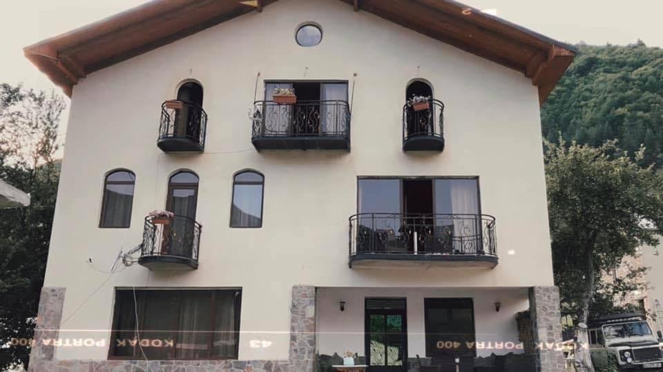 Laghami Guest House Mestia Exterior foto